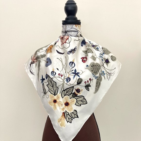 New Gucci Kris Knight Floral Print Silk Scarf with Gucci Gift Box - Picture 3 of 15
